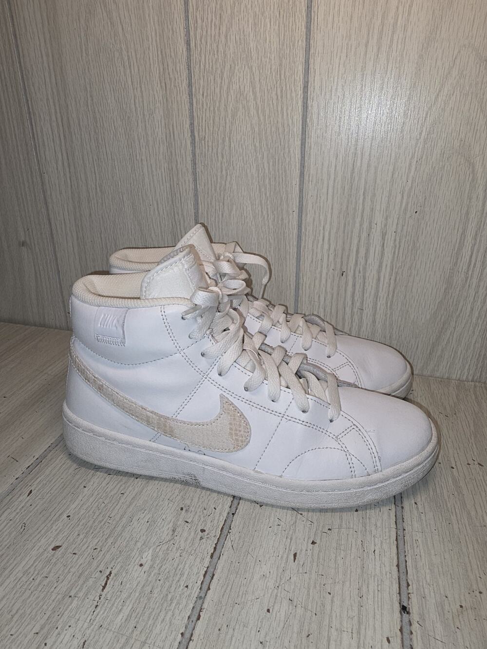 Nike Court Royale 2 Mid White Leather Swoosh Shoe Womens Size 9 Sports Sneakers